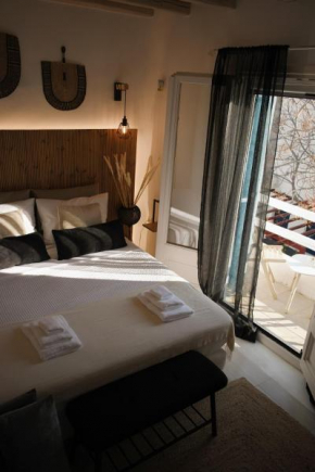 NISOS Home Stay
